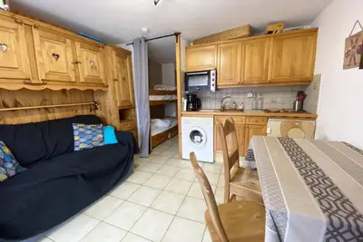 Image de À 10m des pistes de ski, 1er étage, télévision, casier à ski, 19m², Morillon