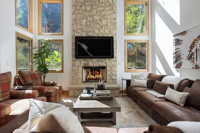 Image de Arrowhead Home, close to lift, spacious updated home away from home. \n