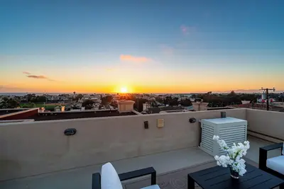 Image de Phenomenal King 3-bdrm in Hermosa Beach wA/C!