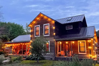 Image de The Knotty Oak - 3 Houses / Sleeps 26 in Philo - Weddings/Retreats/Families