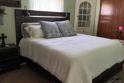 Image de Relaxing rustic charm in Stillwater, Ok - open floor plan & nice patio!