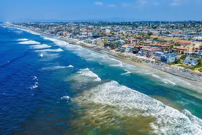 Charming 2-bedroom condo in gorgeous Oceanside with Ac, WiFi