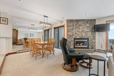 Image de Ski-in Ski-out Condo at Stratton