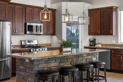 Image de Soak Up the Desert Vibes at Waters Edge