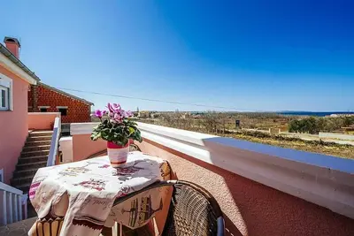 Image de Pets are welcome | for 2-4 persons | 750 from beach