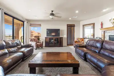 Image de Relax in Style at Putter Pro Paradise