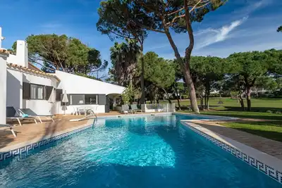 Image de Thrilling Almancil Villa | Villa Walden | 4 Bedrooms | Stunning Golfe Course Views | Spacious Furnished Sun Terrace | Private Outdoor Pool | Bbq Facilities | Shaded Outdoor Dining Area | Private Garden | Quinta Do Lago