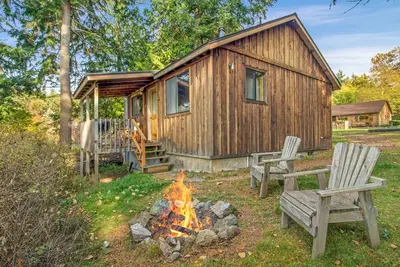 1br Ocean View Cabin - 30 second walk to west-facing beach and sunsets!