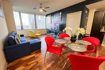 Image de Downtown view, King Bed, Quiet, Free Parking