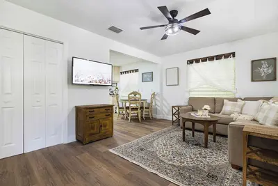 Image de Farm-ish Getaway 2-bedroom house in tranquil Alva surrounded by nature!