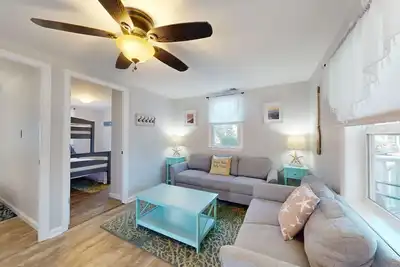 Image de Coastal Estate – Family Cottage with 2bd, 2ba & Pool Access