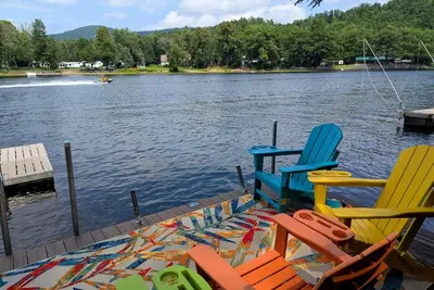 Image de Walkable Adk: Riverfront, Dock, Golf, Ski, Hot Tub, Pets - The Hummingbird Camp
