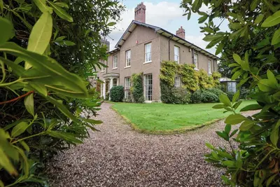Image de Parkfields House, pet friendly, with pool in Barlaston