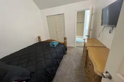 Image de 420 friendly Spacious  3-bedroom house in cool Detroit with WiFi and Ac