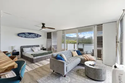 Image de Beachfront Condo in Hauula North Shore, Ocean Views, Pool + A/C!