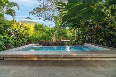 Image de House of Views w/ King Bed + Volcano View