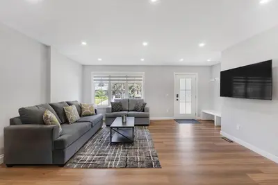 Image de Your stay in Comfortable 2br|2Bth in Haysboro