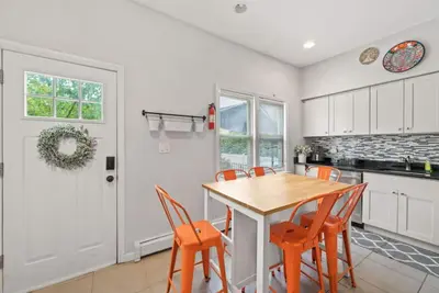 Image de The Rainforest I|Sleeps 9|20m to Nyc|Free Parking