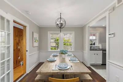 Image de New 2025 Belmont Breeze - Newly Renovated & Charming West Harwich Cape House