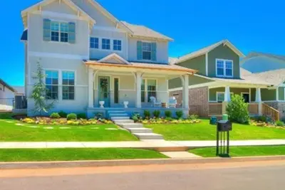 Image de Modernized 4 Br Farmhouse. Close proximity to I-35. Only 20 minutes to Okc.