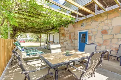 Image de 4 Mi to Pomme De Terre Lake: Large Home w/ Patio!