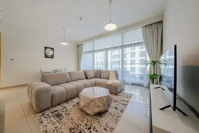 Image de Elegant 2-Bedroom Apartment in Dubai Hills – Modern Comfort & City Views