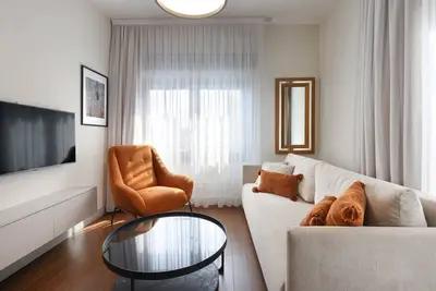 Image de Phaedrus Living: Mini Art House Monet