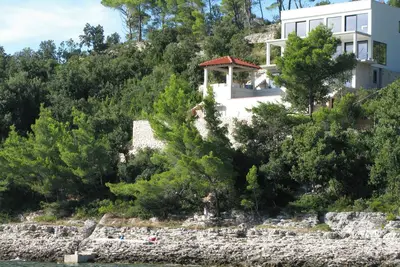 Image de Villa Rasoha, right by the sea, a beautiful beach bay, peace, privacy\n\n