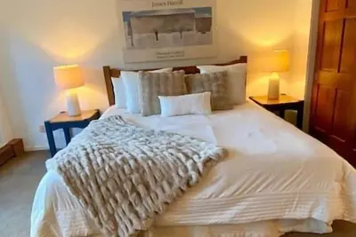 Image de 3 Bedroom  Ski-In/Out Condo in Snowmass, Fireplace