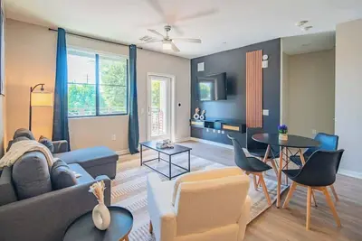 Image de Best Location | Pool, Gym, Parking, W/D & Dog Park