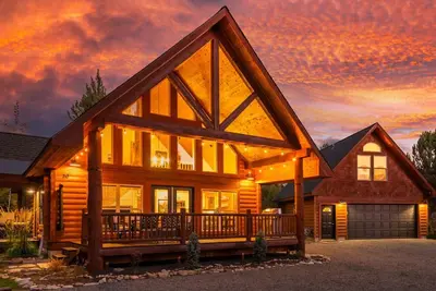 Image de White Fir Adventures in Donnelly |Serene Pet Friendly Mountain Getaway Near McCall + Tamarack Resort