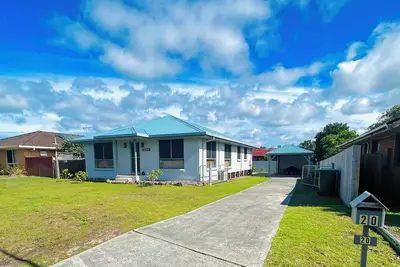 Image de Boat Access with short Walk to River, Pub and Bowling club.