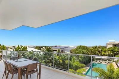Image de Luxury Apartment 1302 at Bells Boulevard - Deluxe top-floor one-bedroom suite with pool views