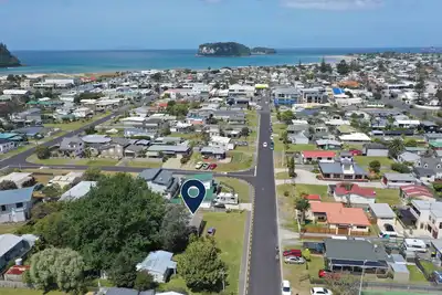 Image de 3br Family-Friendly Home, Steps from Shops & Beach