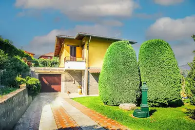 Image de Vacation home with large garden and barbecue