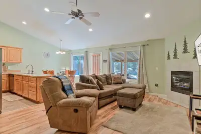 Image de Drrh, Hot Tub, A/C, Dog Friendly, Fire Pit