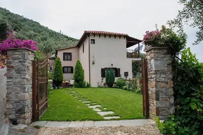 Image de Luxury Mansion in Pelion Hills