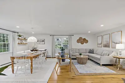 Image de New 2025 Hidden Pines - Beautifully Updated