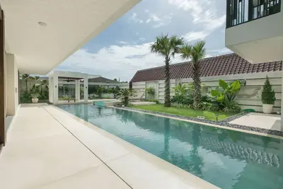 Image de Luxury, 4-Bedroom Villa with Rooftop Views