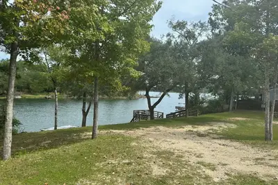 Image de Beautiful Lakeside campground with full hookups for 30 and 50 amp campers.