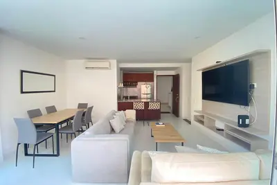 Image de 2 Br-Beach Front Apartment 605