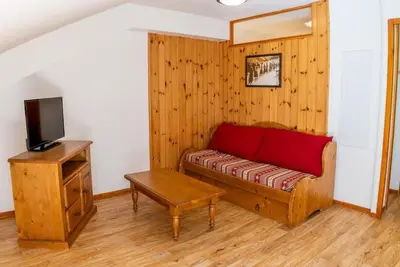 Image de À 40m des pistes de ski, 2ème étage, vue pistes de ski, piscine, sauna, balcon, télévision