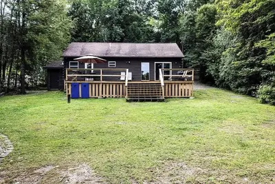 Image de Four-Season Getaway on Upper Cold Stream Pond