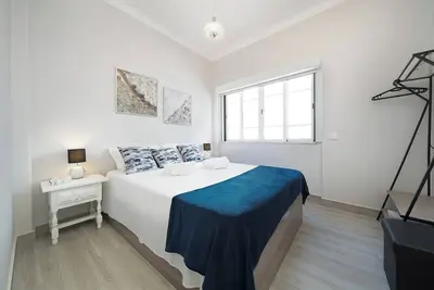 This apartment is a 3 bedroom(s), 1 bathrooms, located in Portimão, Faro.