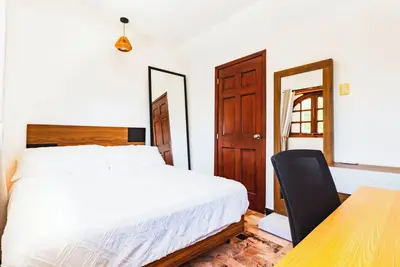 Image de Luxury and Comfort a Block from the Beach with Private Pool and Incredible Views