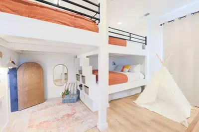 Image de Private Family Oasis with Game Room and Plenty of Space