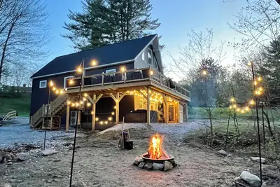 Image de Cozy Killington Cabin-Style Home\nHot tub-Sauna-Ping pong-Grill-Wood Stove-Views!