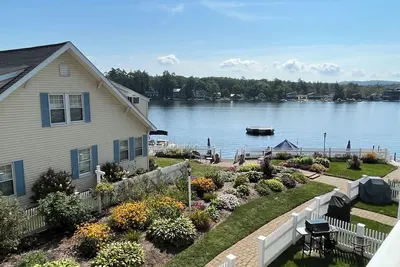 Image de Modern Waterfront Condo with Views and Lake Access