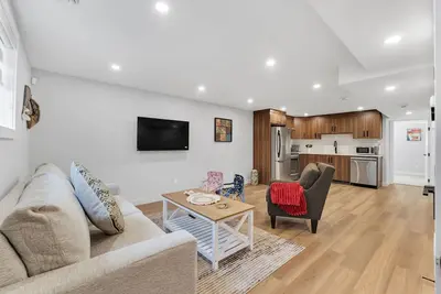 Image de Cozy 2 Bedroom Secondary suite ( basement )