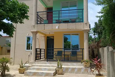Image de \nSpacious 6-bedroom house with WiFi and Ac in Greater Accra Region-tantra hill